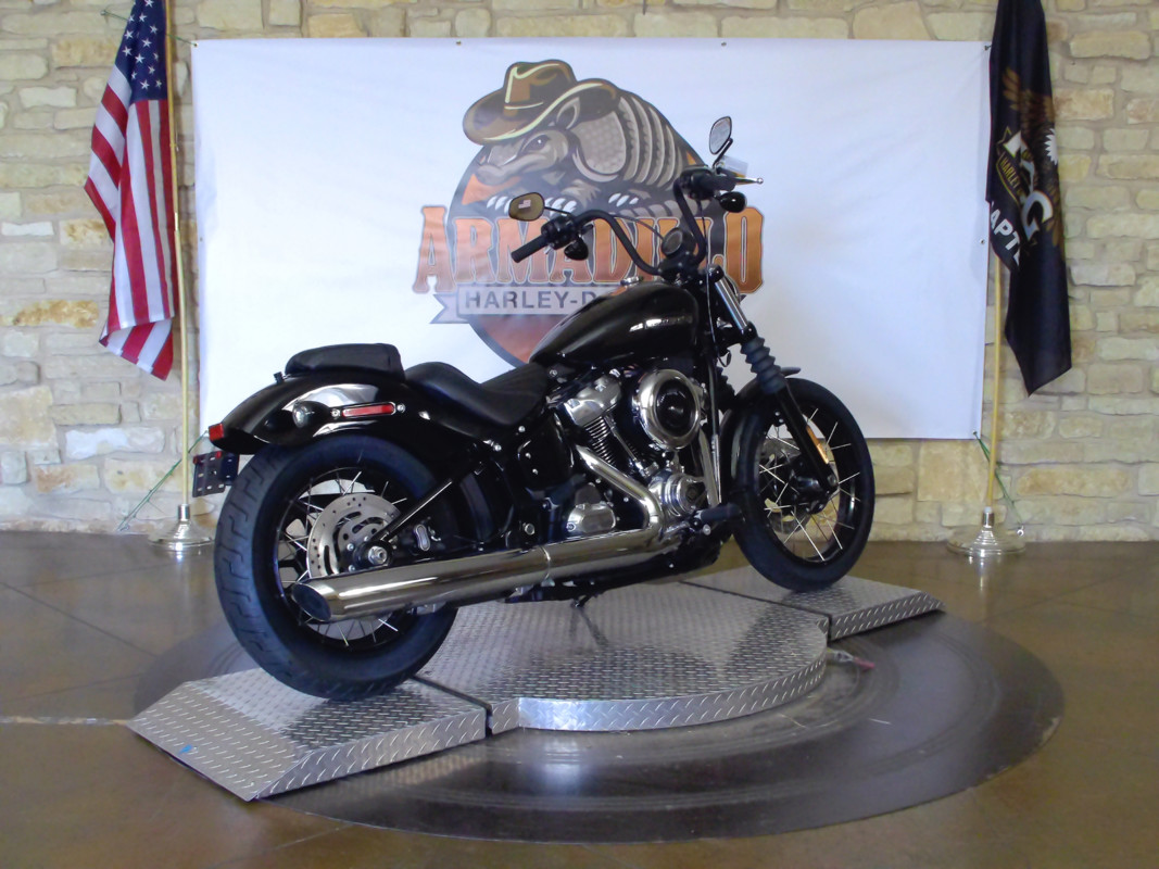 Street Bob®