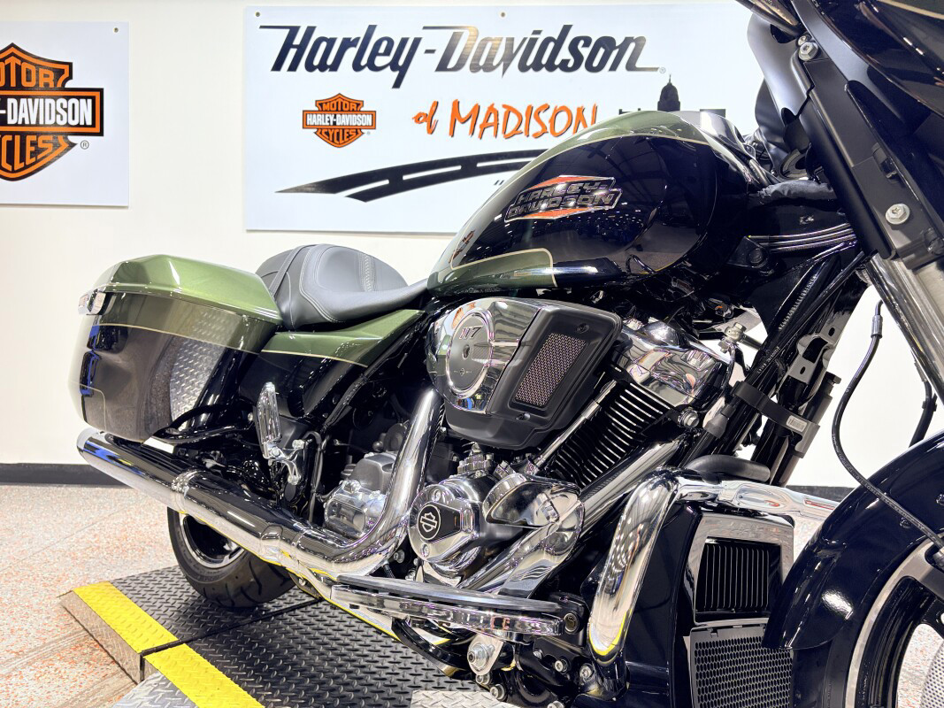 Street Glide®