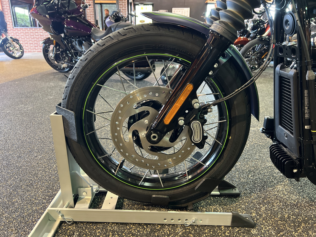 Street Bob®