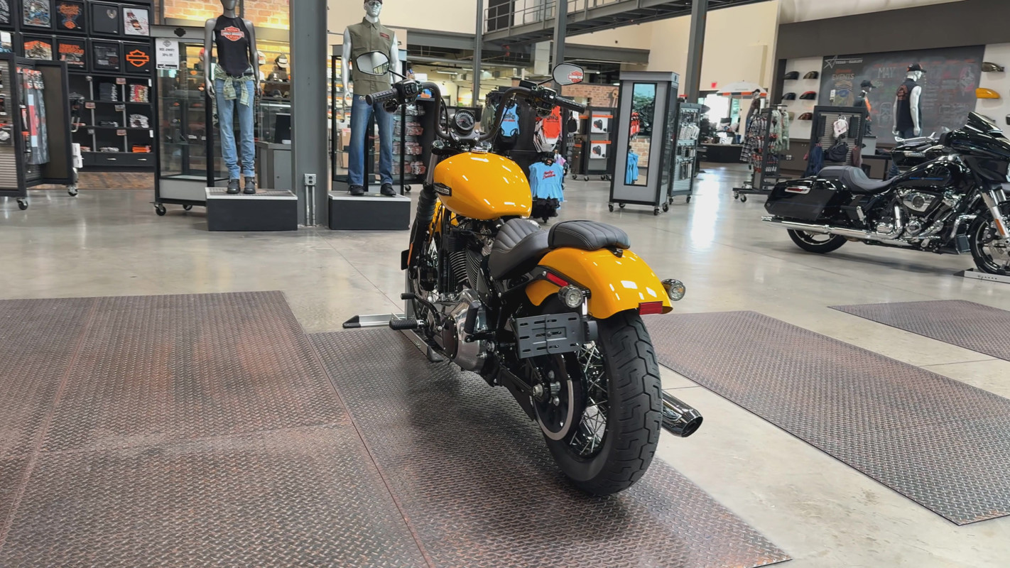 Street Bob®