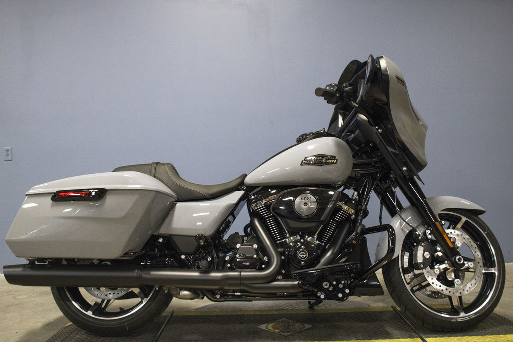 Street Glide®