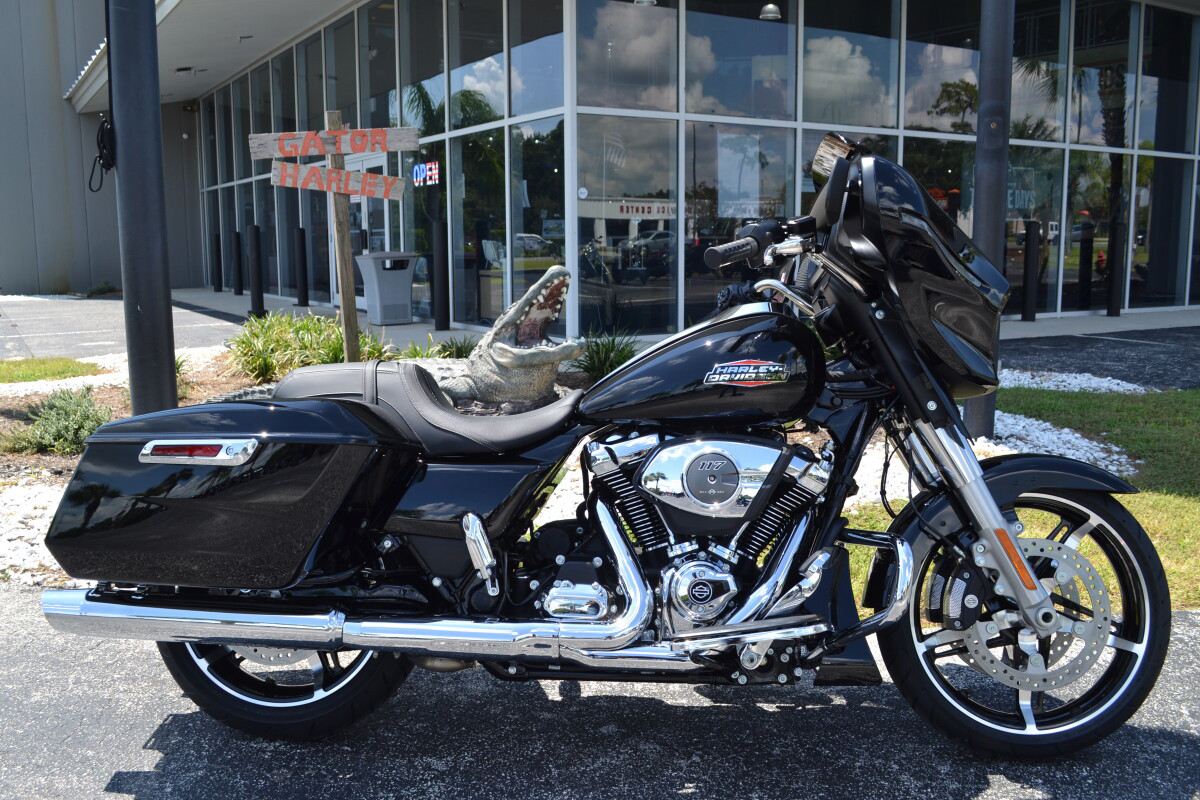 Street Glide®