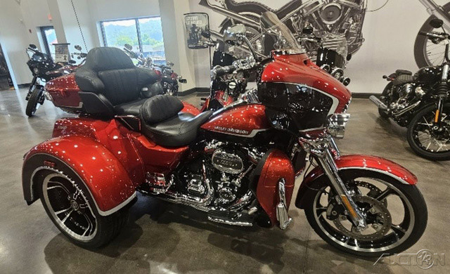 CVO® Tri Glide® Ultra