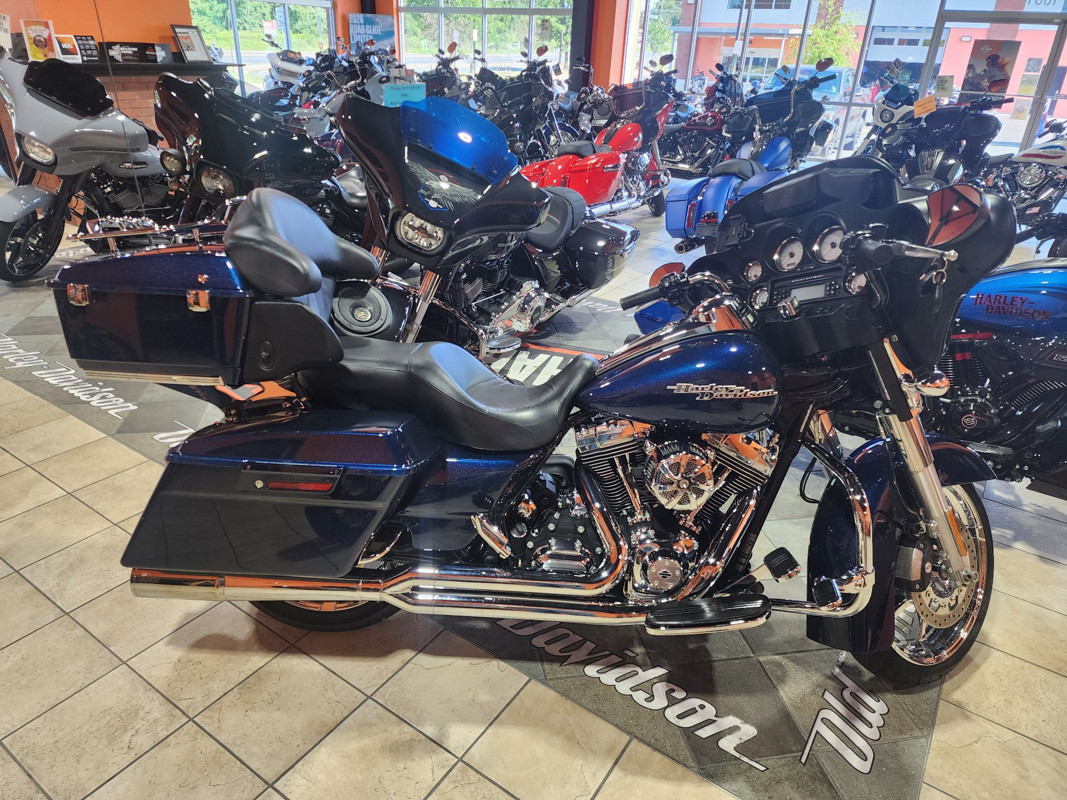 Street Glide®