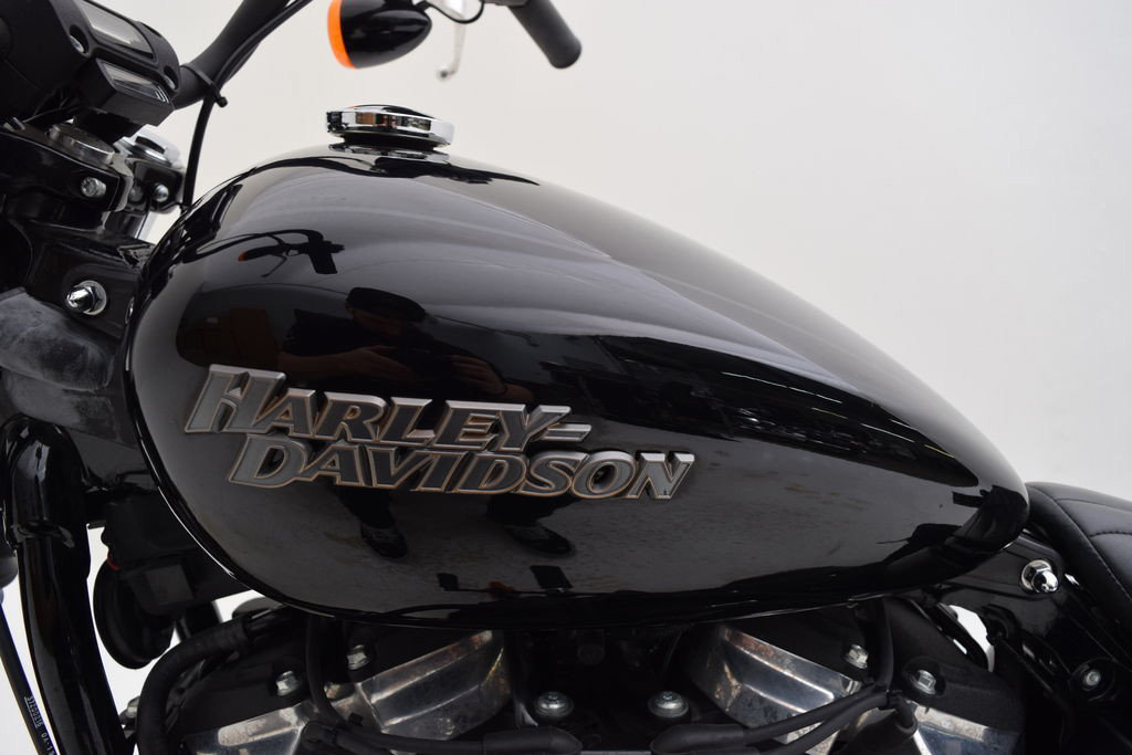 Street Bob®