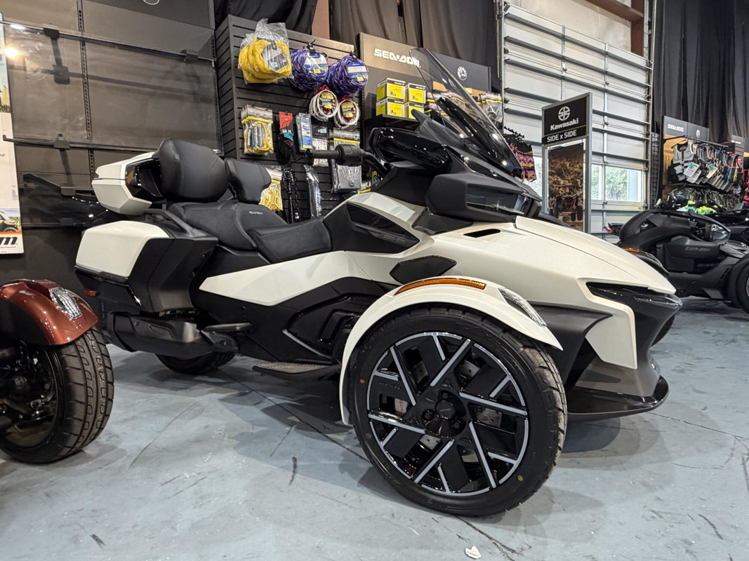 Spyder RT Sea-To-Sky