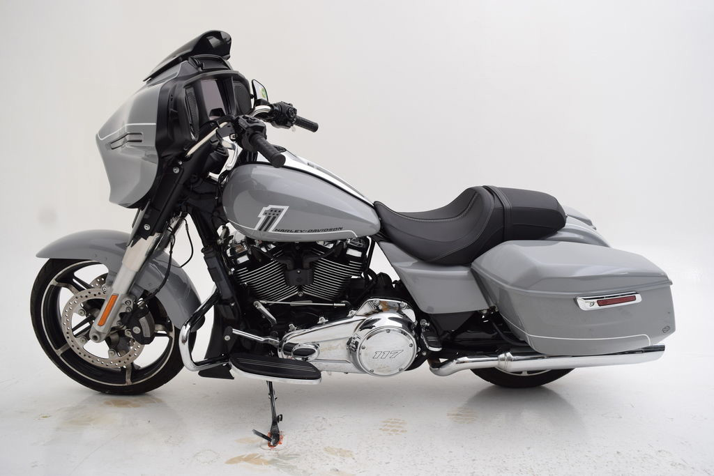 Street Glide®