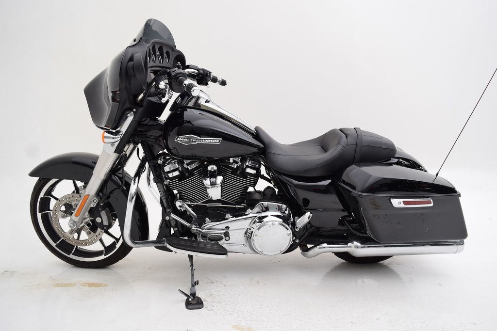 Street Glide®