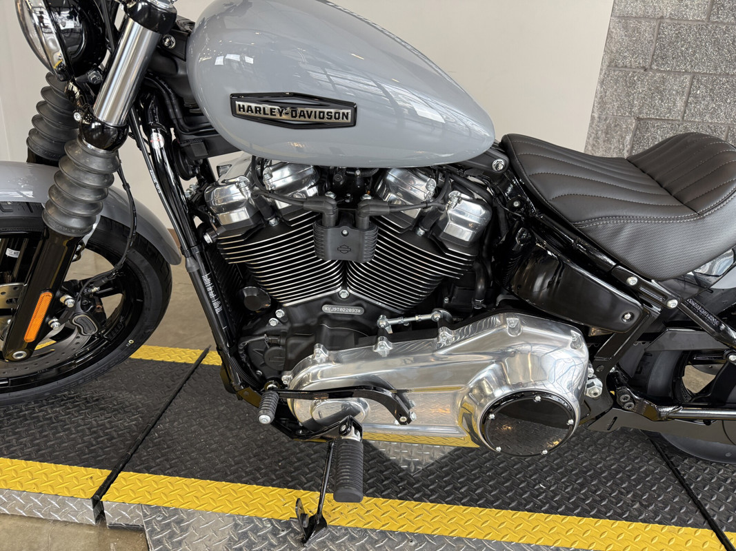 Street Bob®