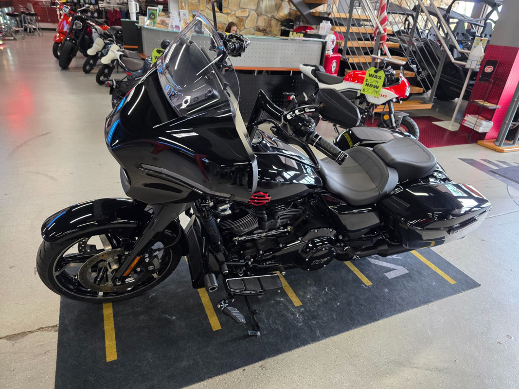 Street Glide®