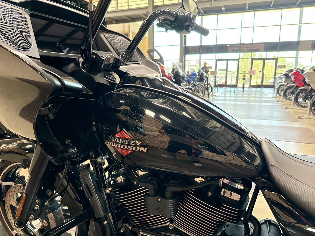 Road Glide®