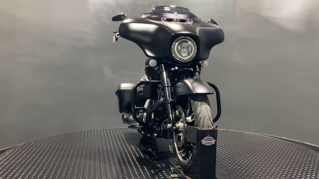Street Glide®