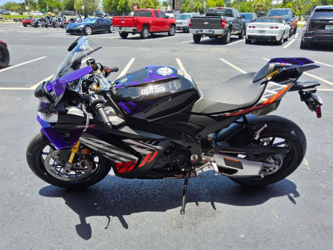RSV4 1100
