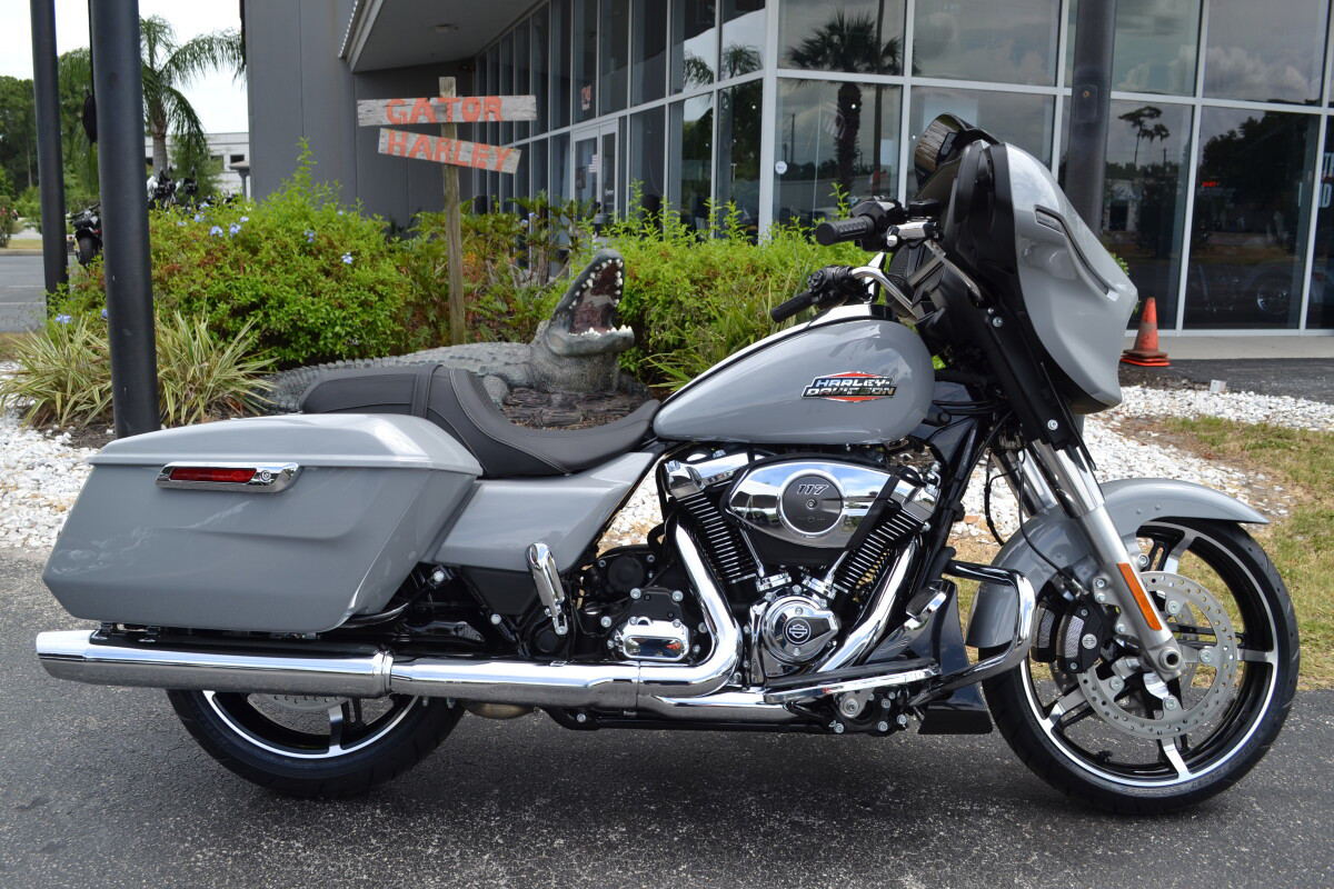 Street Glide®