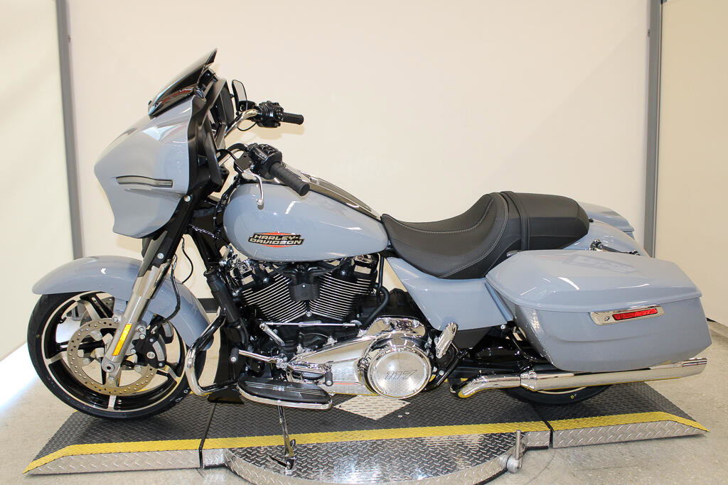 Street Glide®