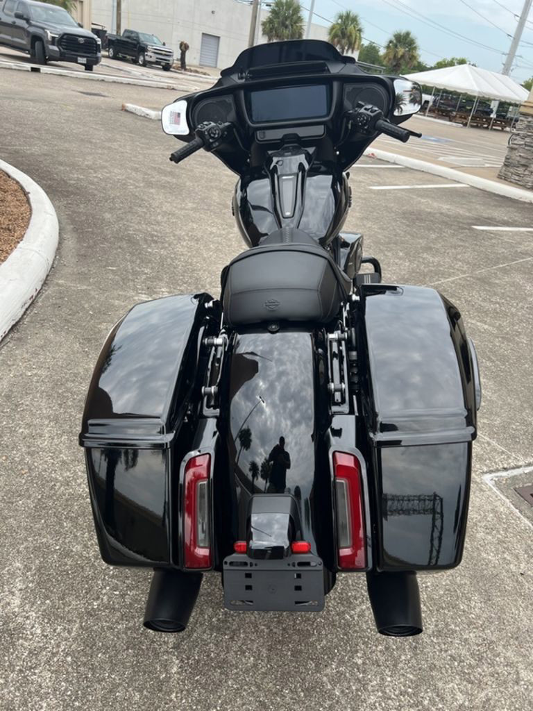 Street Glide®