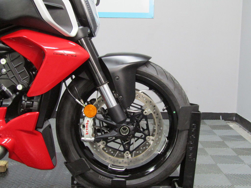 Diavel V4