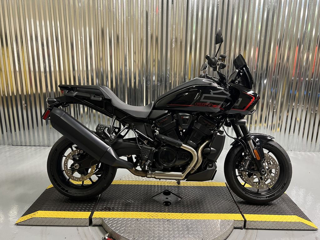 Pan America® 1250 ST