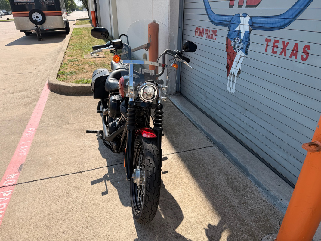 Street Bob®
