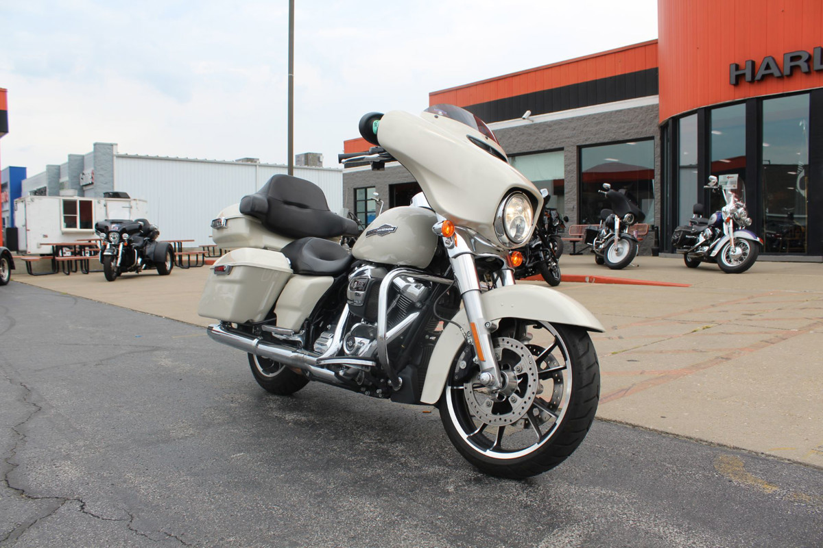 Street Glide®