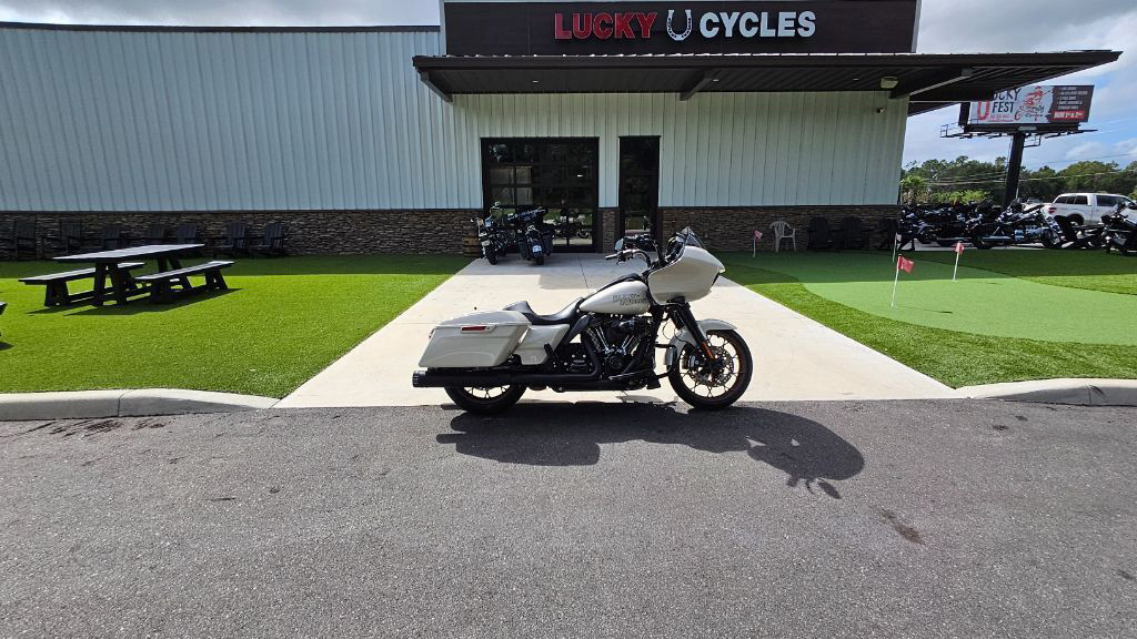 Road Glide®