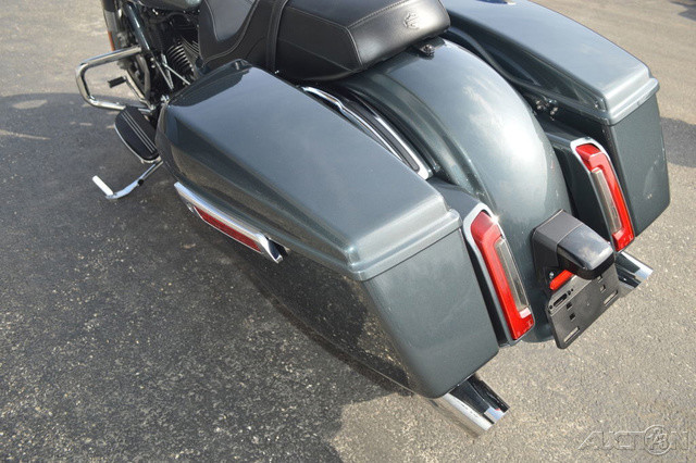 Street Glide®