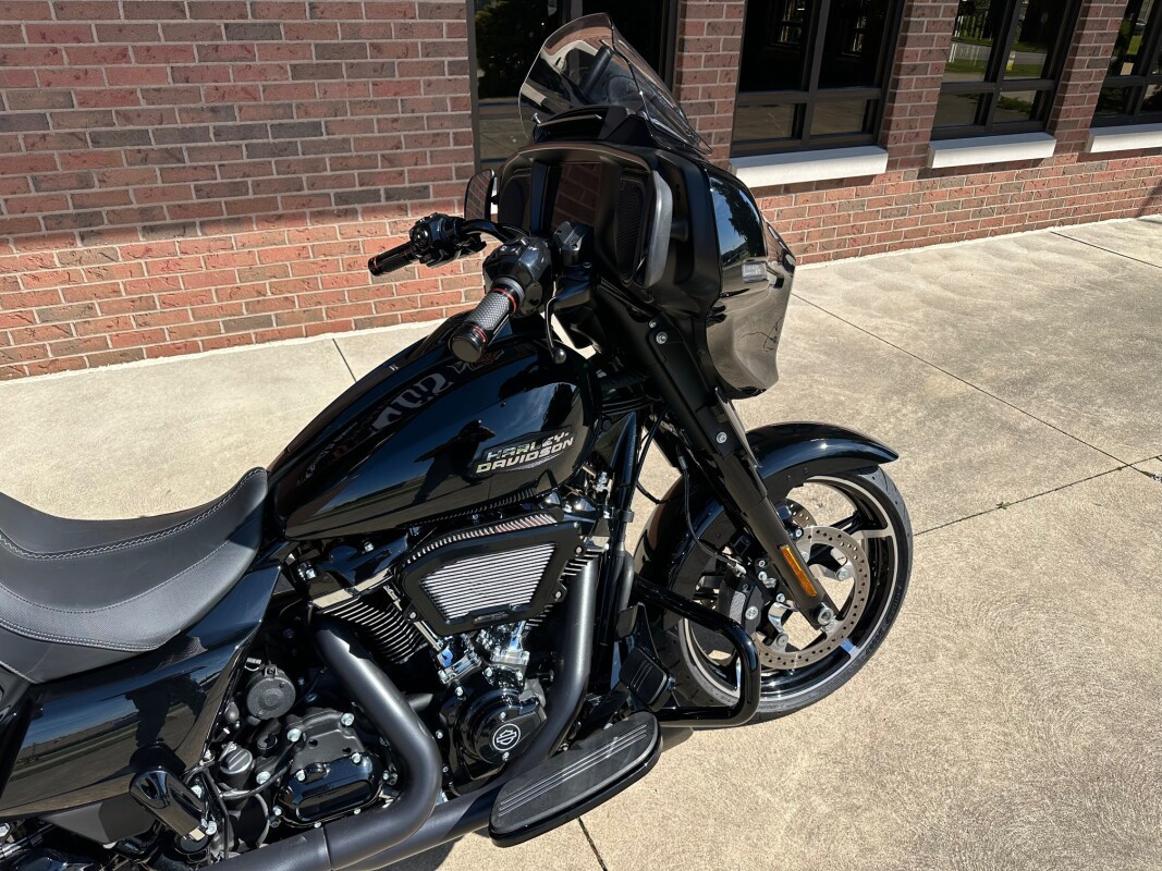 Street Glide®
