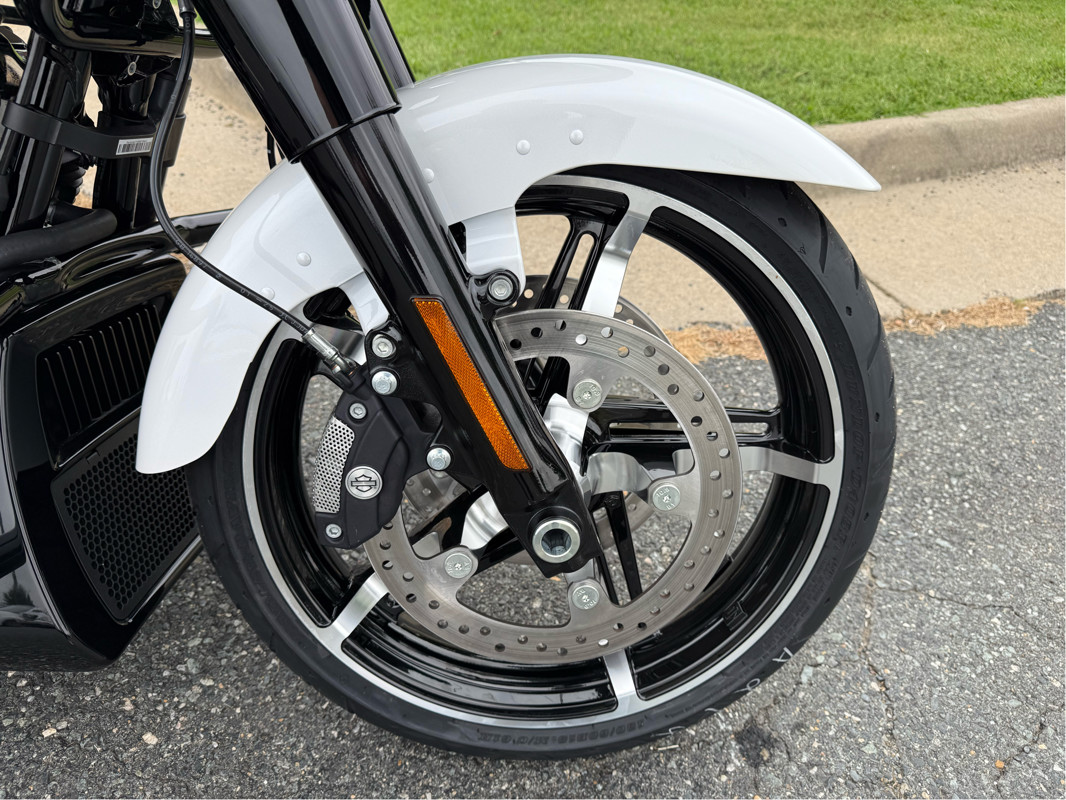 Road Glide®