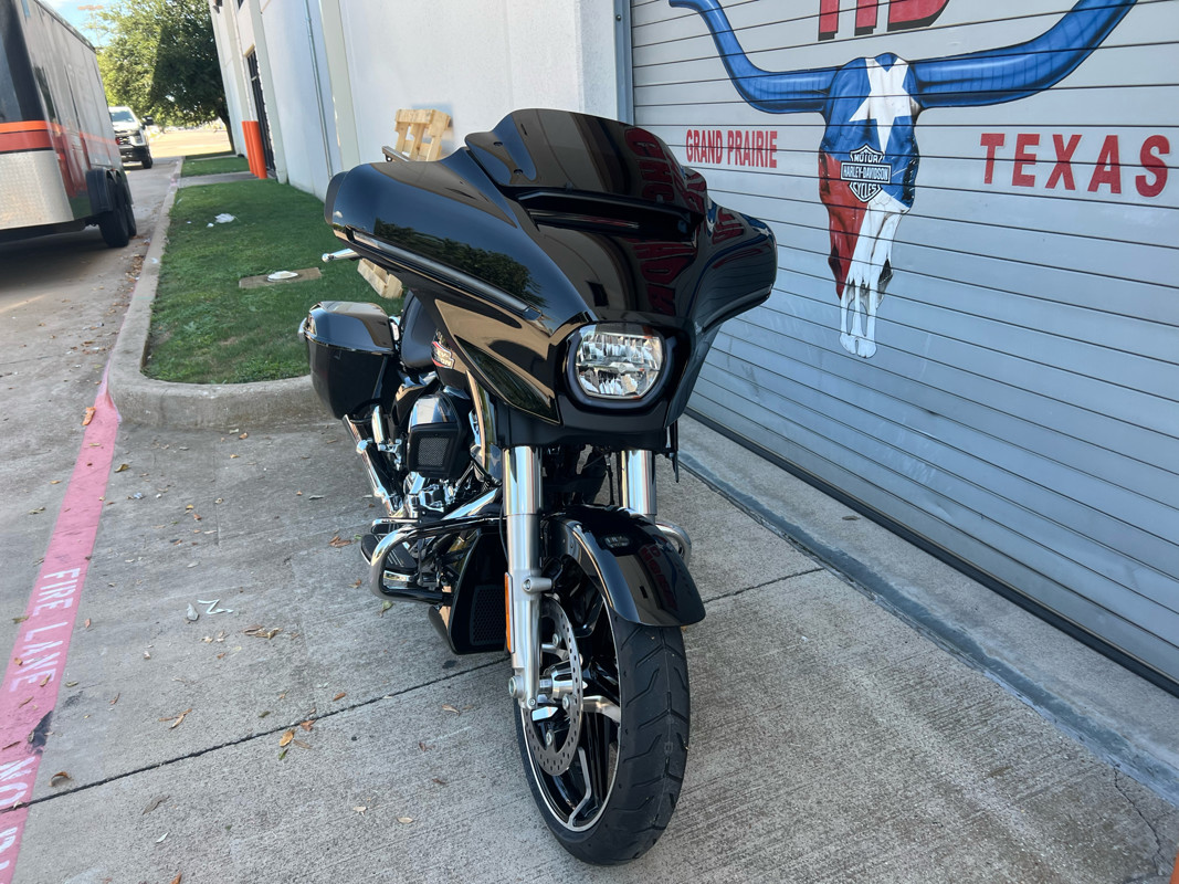 Street Glide®