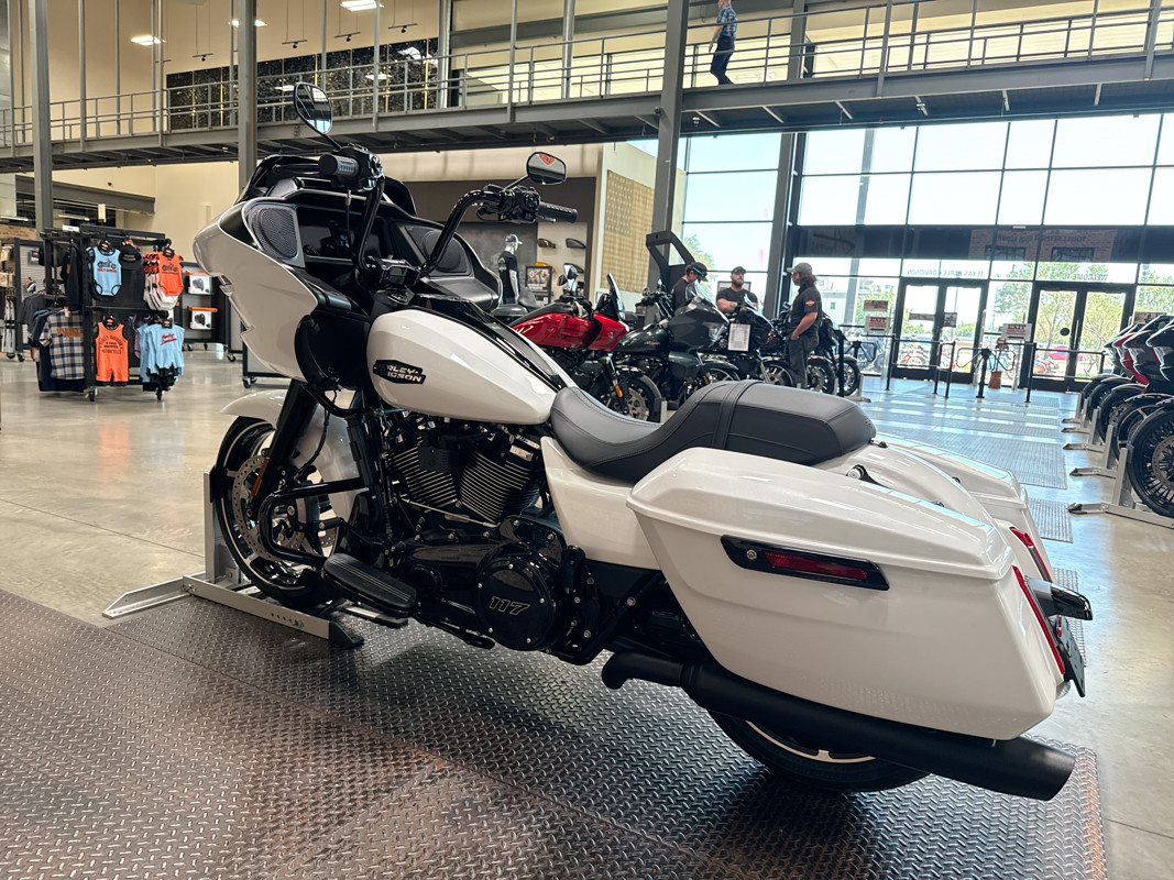 Road Glide®
