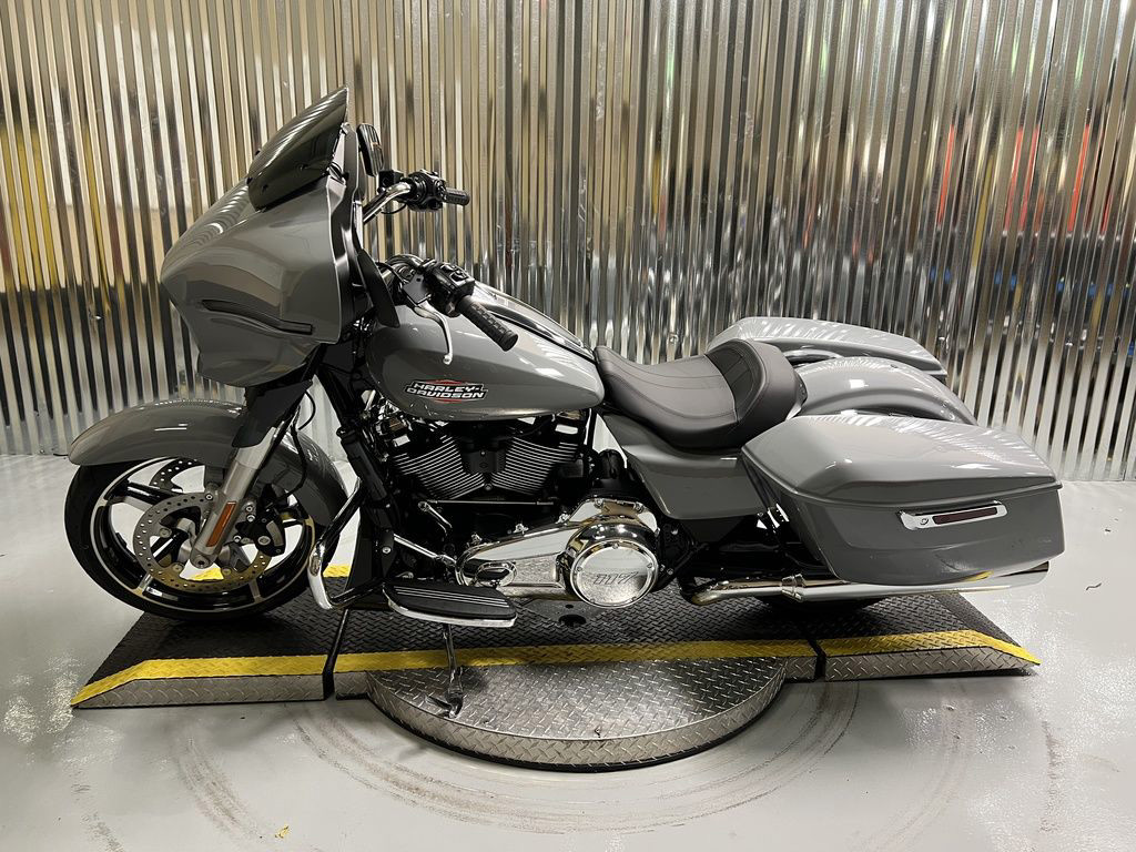 Street Glide®
