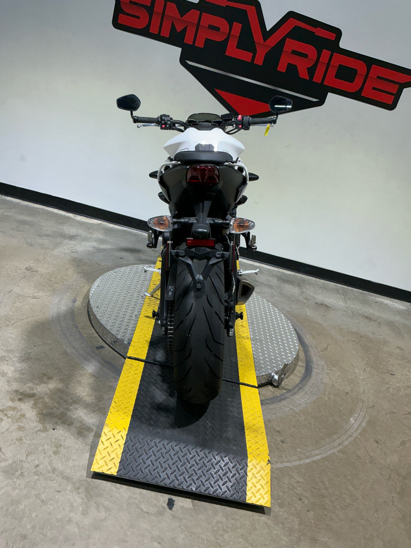 Street Triple R