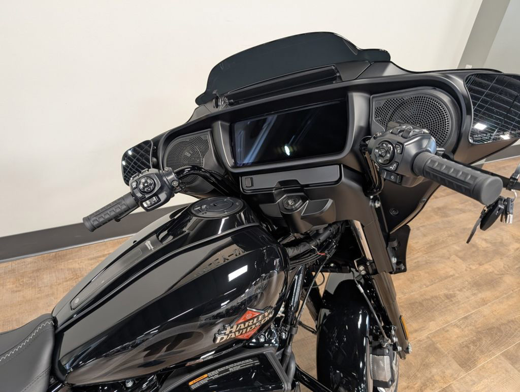 Street Glide®