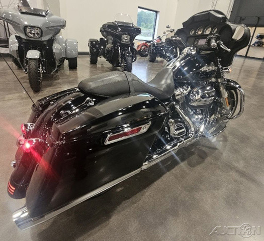 Street Glide®