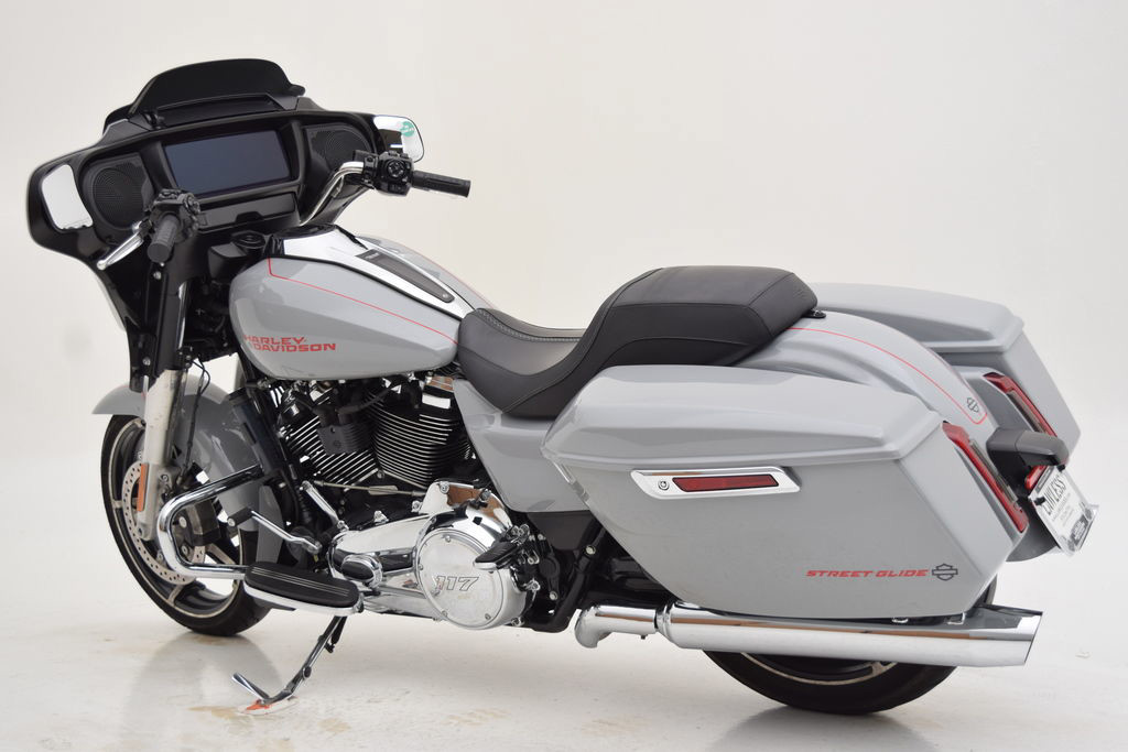 Street Glide®