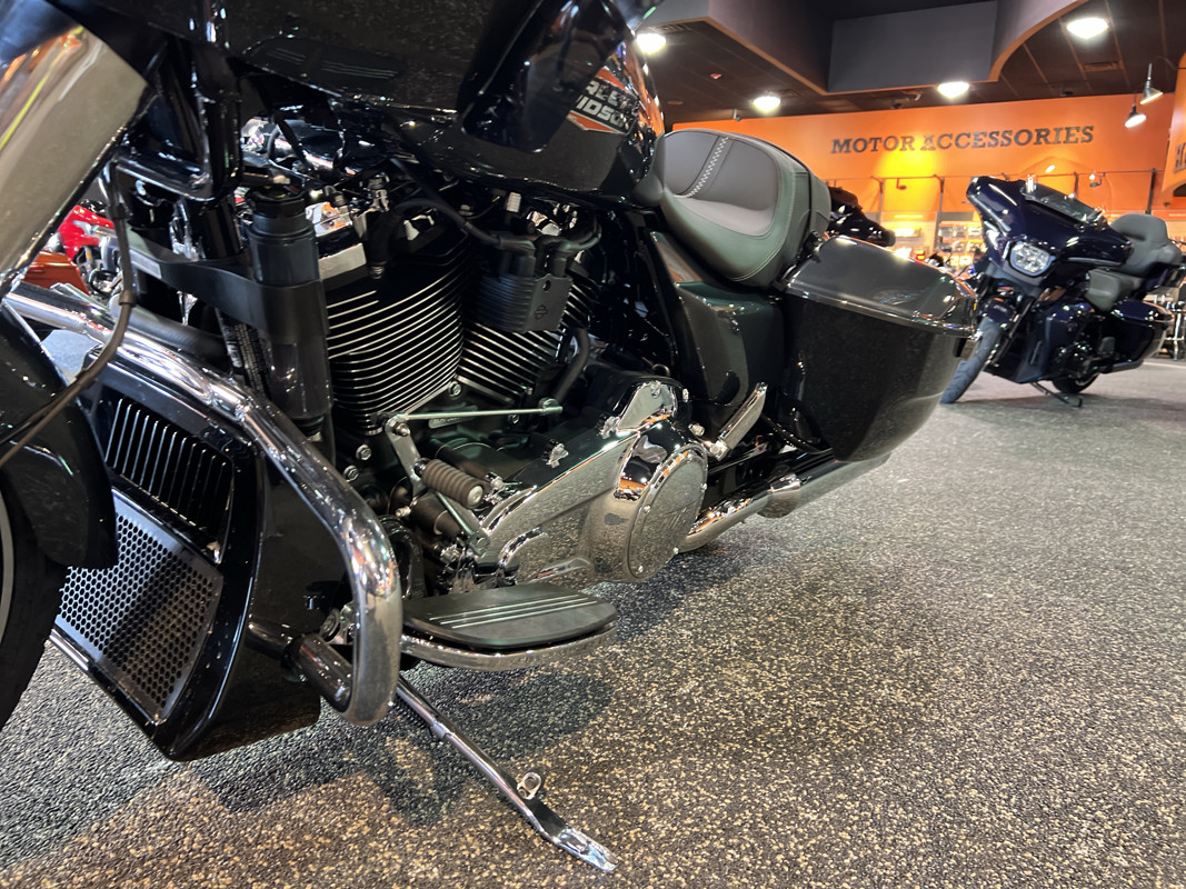 Road Glide®