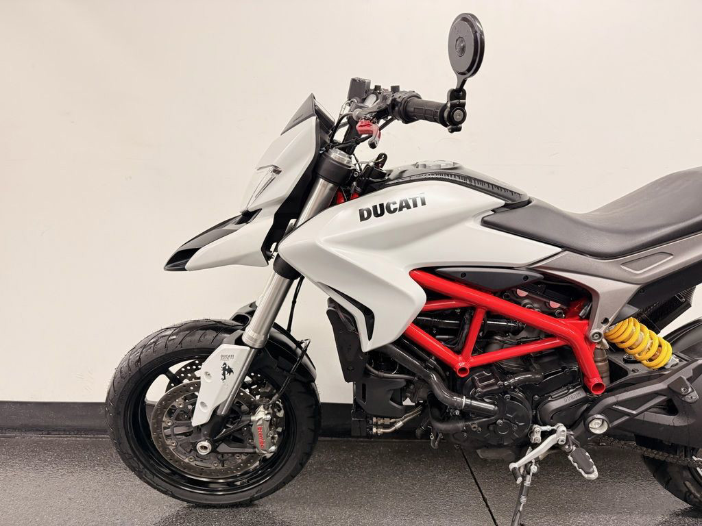 Hypermotard 939