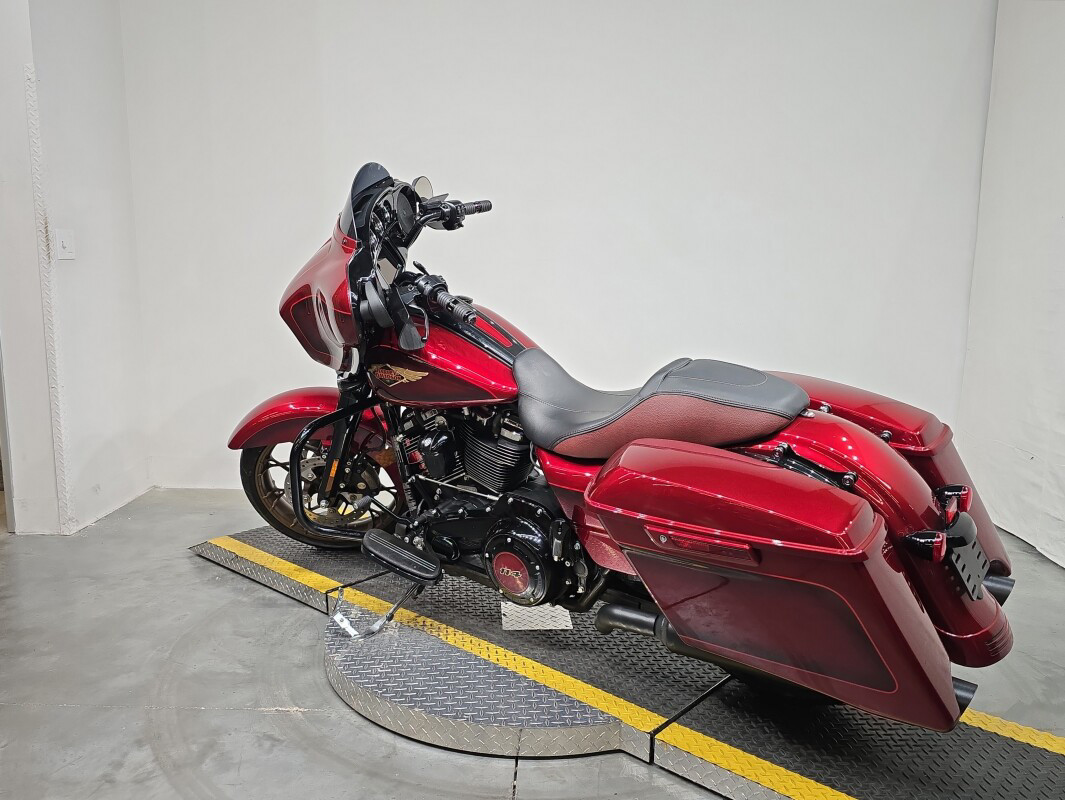 Street Glide®