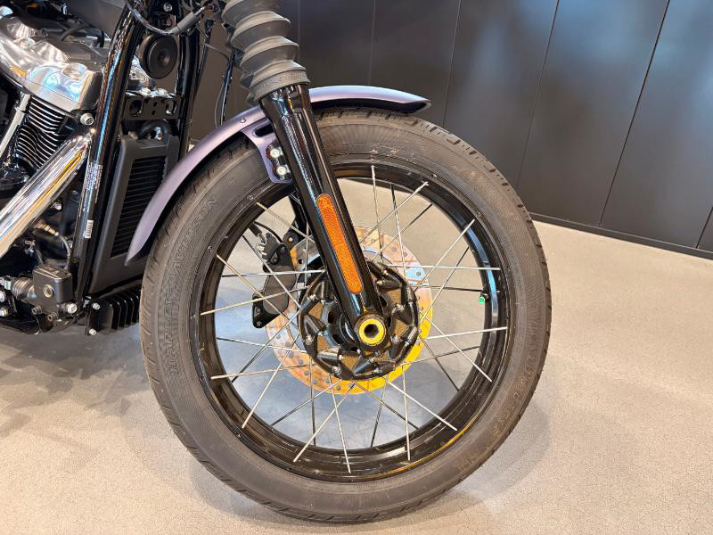 Street Bob®