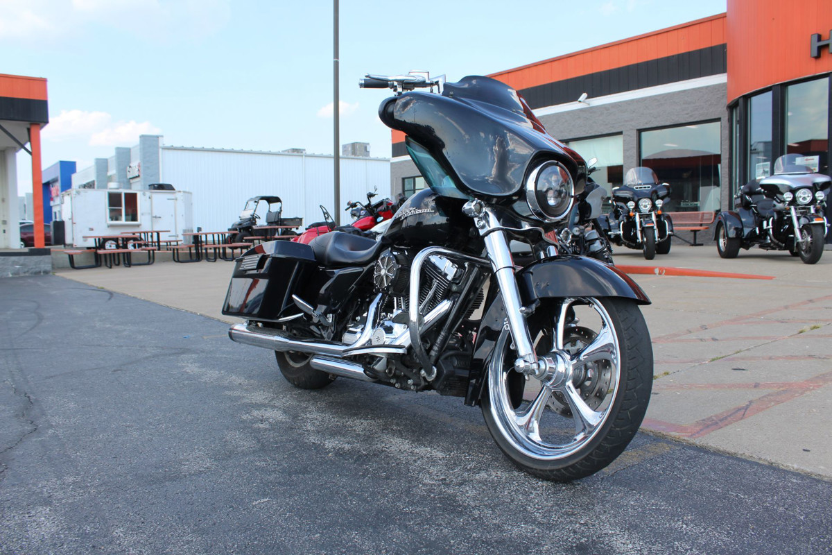 Street Glide®