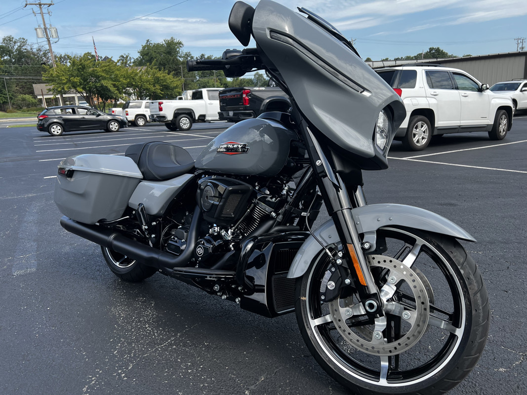 Street Glide®