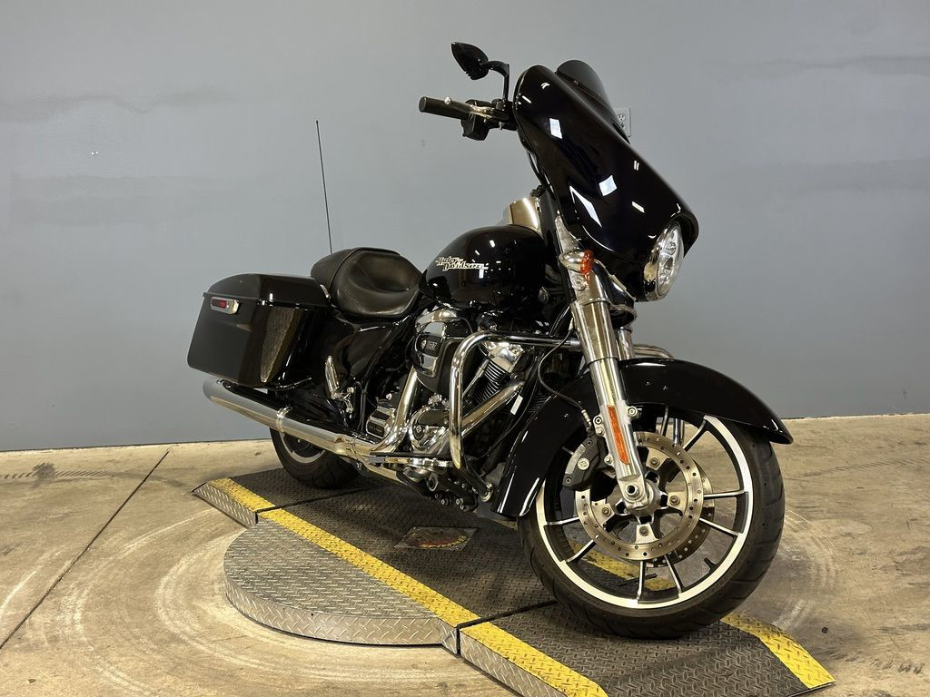 Street Glide®