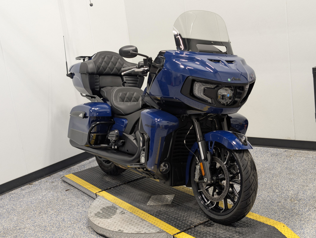 Pursuit Dark Horse 112