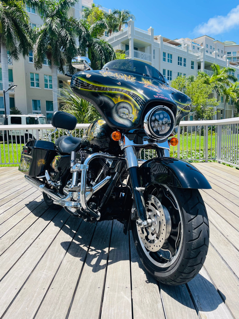 Street Glide®