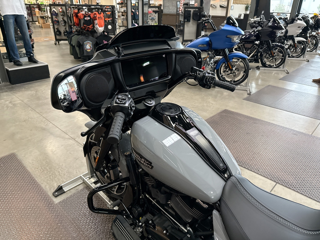 Street Glide®