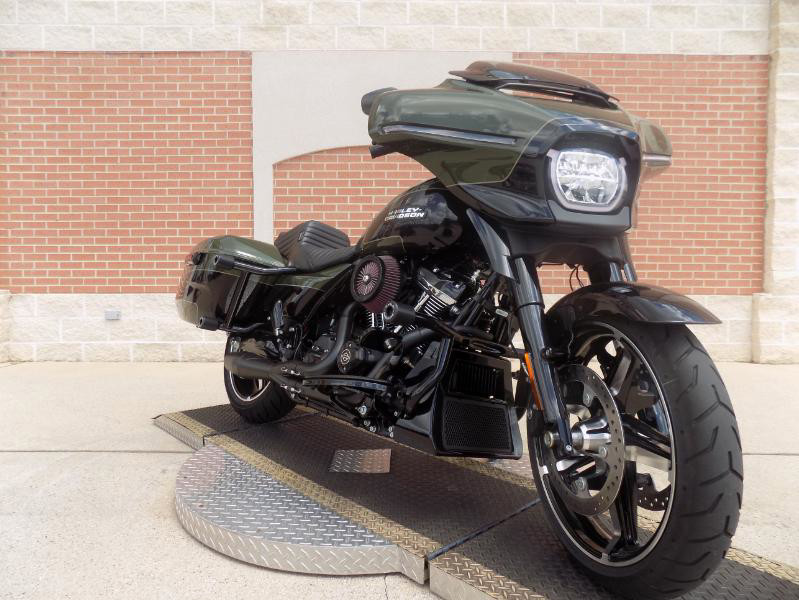 Street Glide®