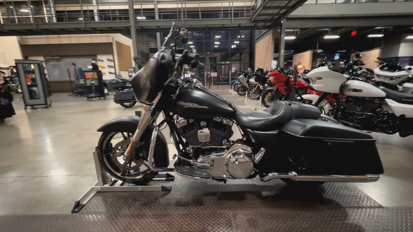Street Glide®