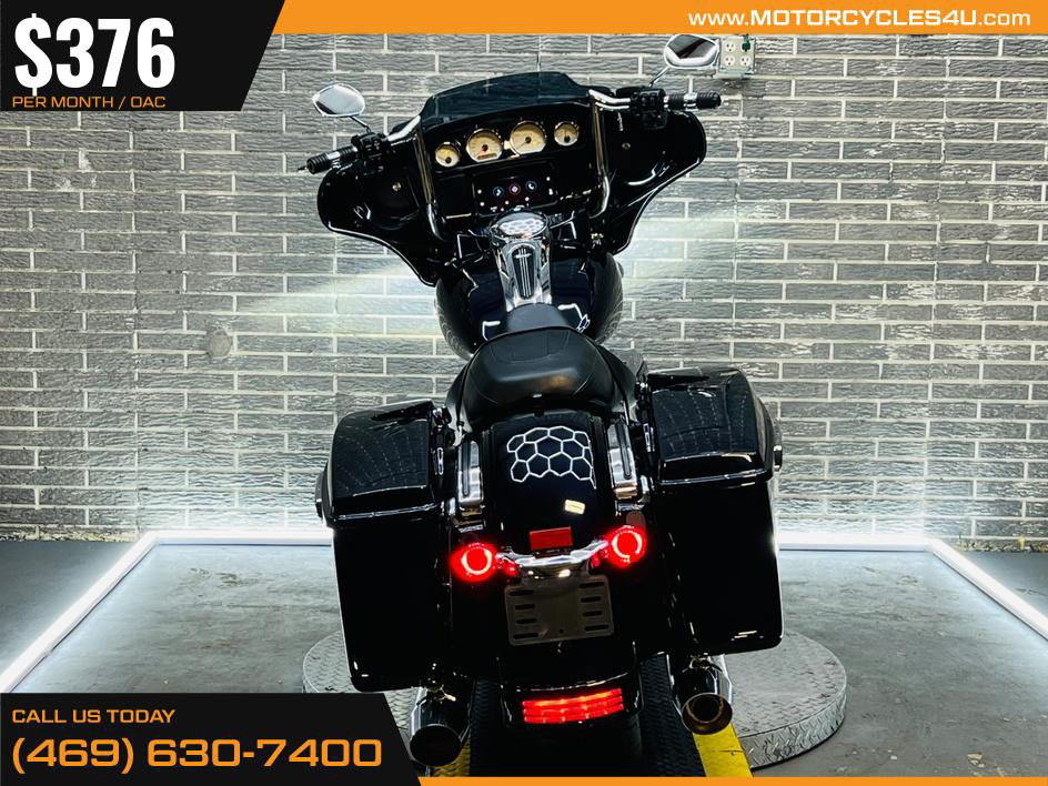 Street Glide®