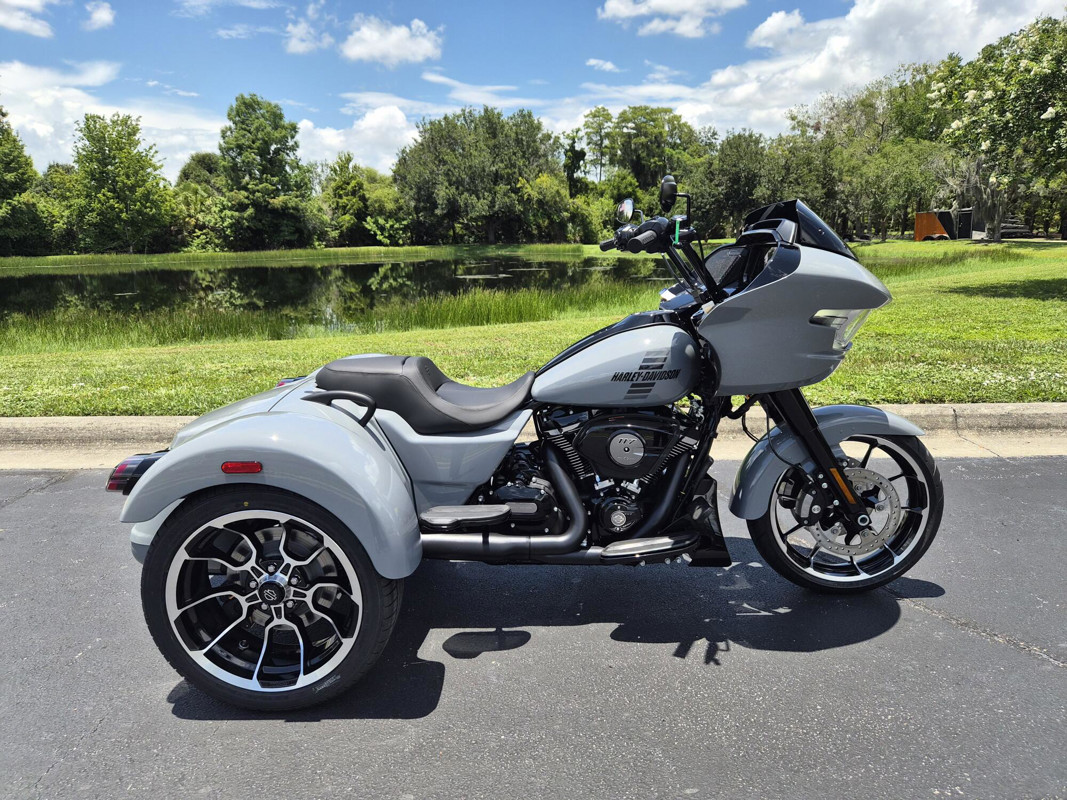 Road Glide® 3