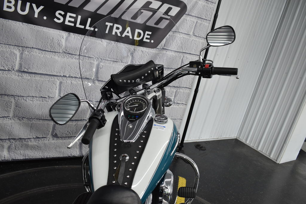 Vulcan 900 Classic LT